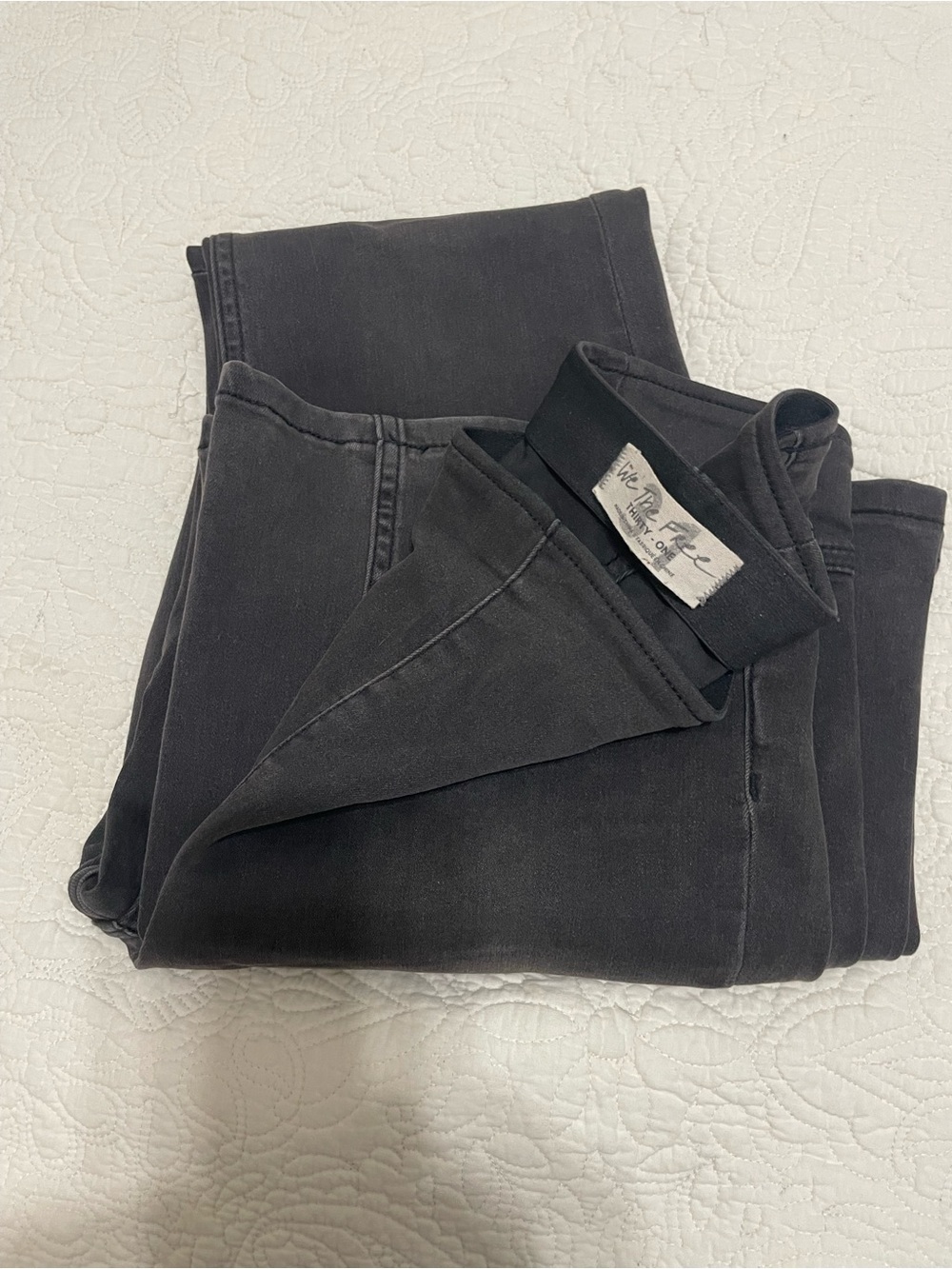 Free People Women’s Black Wide Leg Flare Penny Jeans-Pull-On. Size 32